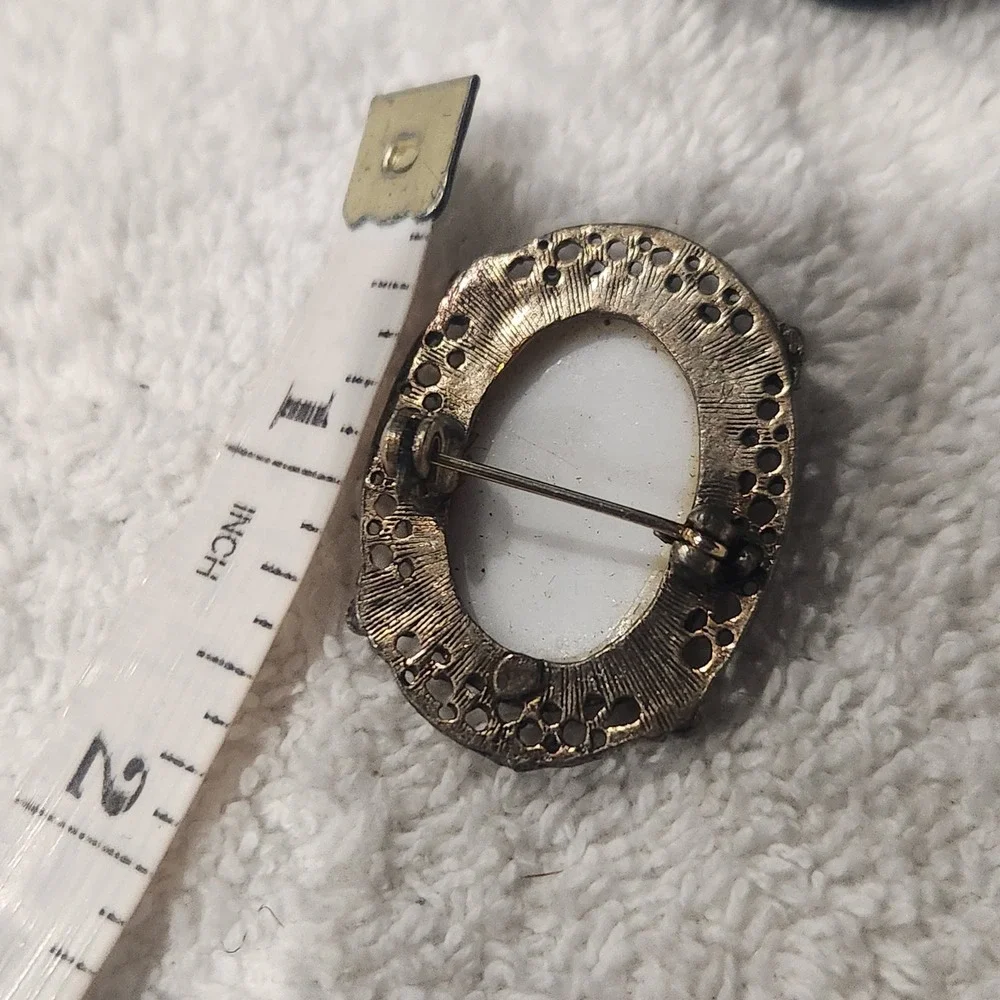 Vintage Gold Tone Filigree Oval Brooch Fragonard Style Romantic Scene Pin